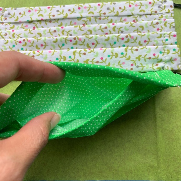 ❗️SOLD❗️Handmade adult face masks set of 4 - Picture 5 of 9